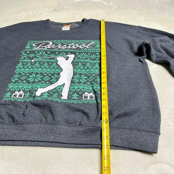 Barstool Sports Graphic Sweatshirt Men's L Winter Golf Print Gray Gildan Holiday - Picture 6 of 7